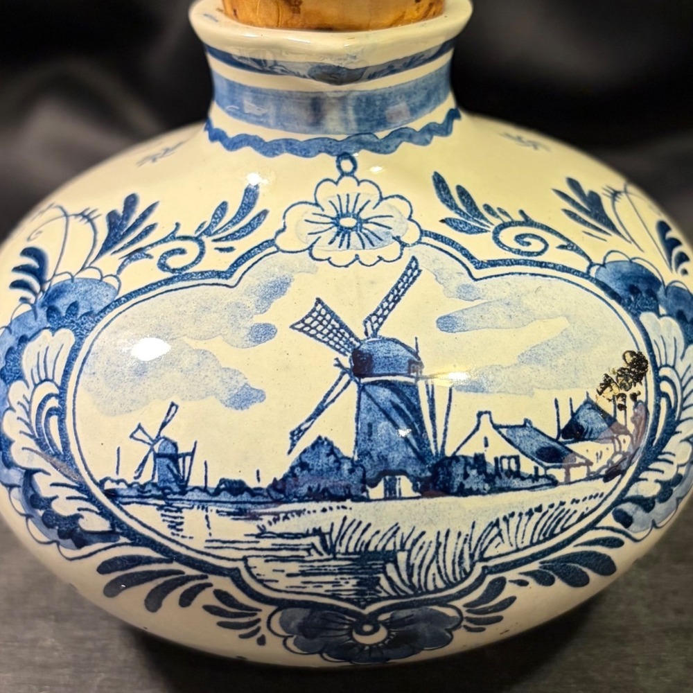 Delft Blue Handwerk Bols Holland Windmill Ceramic Decanter with Stopper 7-6903G